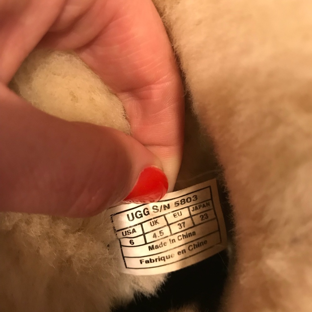 Ugg Bailey Button - image 5